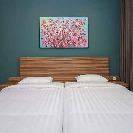 Kencana Residence Surabaya Exterior foto